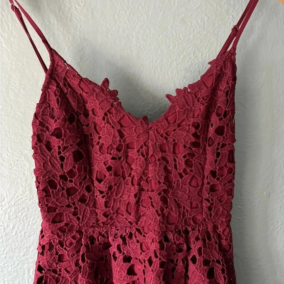 ASTR | crochet | adjustable strap | maroon | lace overlay | mid length dress | s - Picture 10 of 11